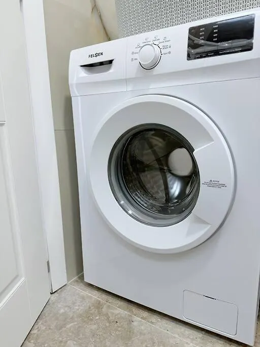 Aem 1 Bedroom Apartment Apt #9 골렘